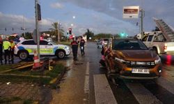 Kamyon kırmızı ışıkta bekleyen araçlara çarptı: 2 yaralı