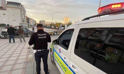 Karaman'da otomobil beton duvara çarptı: 1 yaralı