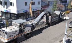 Kars'ta kar yağmadan asfalt seferberliği: Kazımpaşa Caddesi'nde söküm başladı