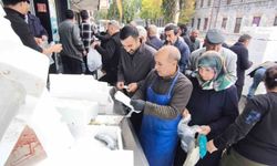 Kars'ta palamut yoğunluğu: Tanesi 50 liradan satıldı, balıkçılarda kuyruk oluştu