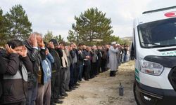 Kastamonu'da öldürülen aynı aileden dört kişi, yan yana toprağa verildi