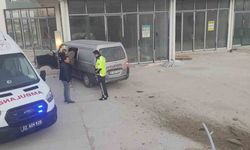 Keşan'da polisten kaçan kamyonet iş yeri duvarına çarptı: 5 yaralı