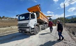 Köy yolunda asfalt mesaisi başladı