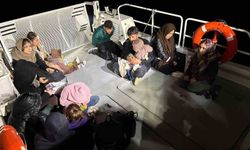 Kucaklarında çocuklarıyla yola çıkan düzensiz göçmenler yakalandı