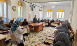 Kütahya'da Kız Kur'an Kursu kursiyerlerine yaşam boyu öğrenme ve dijital okuryazarlık eğitimi