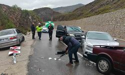 Manavgat'ta 3 araçlı zincirleme kaza: 3 yaralı