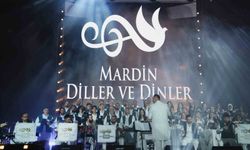 Mardin Diller ve Dinler Korosu'ndan Kültür Yolu Festivali'nde müzik ziyafeti