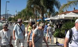 Marmaris'e bu hafta üç kurvaziyerle 9 bin 400 turist geldi