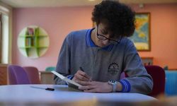 Meslek lisesi öğrencisinin edebiyat tutkusu romana dönüştü: 4 ayda kitap yazdı