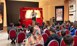 Minikler Hacivat ve Karagöz ile eğlendi
