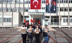 Miniklerin Cumhuriyet coşkusu sokaklara taştı
