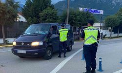 Muğla'da Jandarma trafik denetimlerinde 45 sürücünün ehliyeti geri alındı