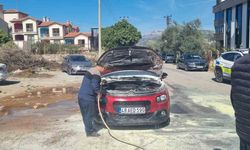 Muğla'da seyir halindeki otomobilde yangın çıktı
