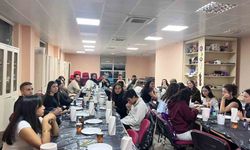Muğla'da üniversite öğrencileri seramik vazo boyama atölyesinde buluştu