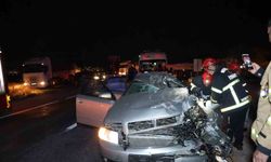 Nevşehir'de feci kaza: Otomobil tıra çarptı, 2 kişi hayatını kaybetti