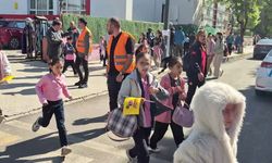 Öğrenci servislerinde yeni güvenlik adımı: Reflektörlü yelek