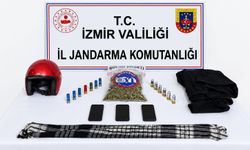 Park halindeki otomobillere ateş eden 2 şüpheli yakalandı