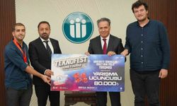 Rektör Akpolat' tan TEKNOFEST'26'da Türkiye üçüncüsü olan öğrencilere tebrik