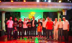 Salihli'de Galatasaraylılardan öğrencilere burs desteği