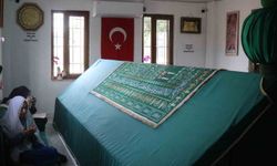 Şehre ve nehre adı verildiği rivayet edilen zatın türbesinde huzur buluyorlar