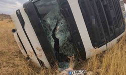 Siirt'te kamyon devrildi: 1 yaralı