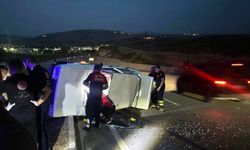 Siirt'te otomobil yan yattı: 2 yaralı