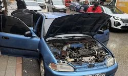 Siirt'te park halindeki otomobil yandı