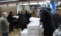 Sivas'ta balıkçı pazarlarına Karadeniz illerini aratmayacak görüntüler yaşanıyor