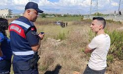Tarlaya uçan otomobilden burnu bile kanamadan çıktı