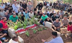 Tatil dönüşü batan gemide hayatını kaybeden 6 ve 12 yaşındaki kardeşler yan yana defnedildi