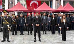 Tunceli'de 29 Ekim Cumhuriyet Bayramı kutlamaları çelenk sunumuyla başladı
