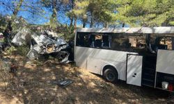 Turistleri taşıyan otobüs şarampole uçtu: 1 ölü