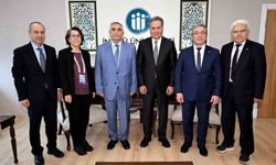 Türk Fizyolojik Bilimler Derneği yönetiminden Rektör Akpolat'a ziyaret