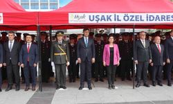 Uşak'ta 29 Ekim kutlamaları çelenk töreniyle başladı