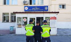 Uşak'ta jandarma ekiplerince kesinleşmiş hapis cezası bulunan 25 aranan şahıs yakalandı