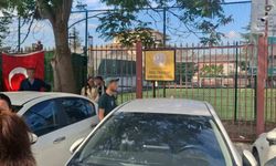 Üsküdar'da özel lisenin trafosunda yangın: Veliler basın mensubunun görüntü almasını engellemeye çalıştı