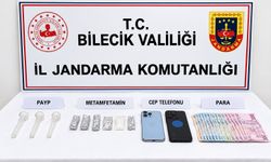 Uyuşturucu satıcıları yakayı ele verdi