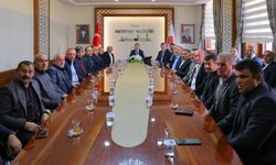 Vali Eldivan muhtarlarla bir araya geldi
