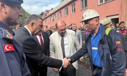 Vali Hacıbektaşoğlu maden kazasında yaralanan işçileri hastanede ziyaret etti