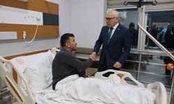 Vali Şimşek, karbonmonoksitten zehirlenen işçileri ziyaret etti