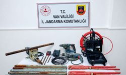 Van'da sit alanında kaçak kazı yapan 2 kişi suçüstü yakalandı
