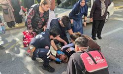 Yaşlı kadına çarpan gencin panik anları