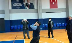 Yıllara meydan okuyup sahaya çıktılar