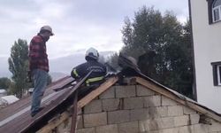Yüksekova'da tandır evinde çıkan yangın söndürüldü
