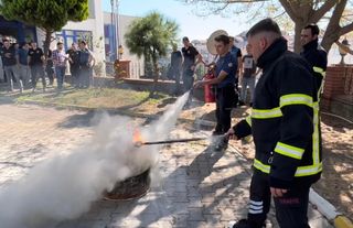 Sinop itfaiyesinden polis memurlarına yangın tatbikatı