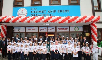 MEHMET AKİF ERSOY ORTAOKULUNDA BİLİM FUARI