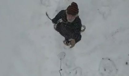 Kar nedeniyle iletişim kurulamayan yaşlı çiftin yardımına drone yetişti