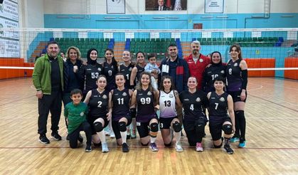 Rize Barosu Kadın Voleybol Takımı puanları topluyor