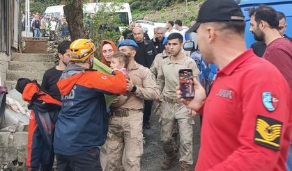 Rize'de ekipler kaybolan 3 yaşındaki çocuk için seferber oldu