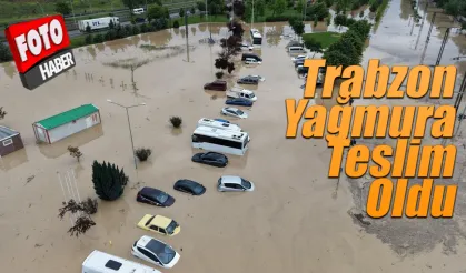 Trabzon'u yağmur vurdu, eski devlet sahil yolu sular altında kaldı